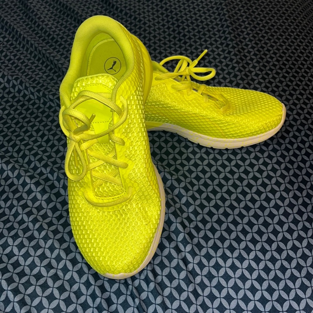 Nice Puma shoes size 7.5 like new